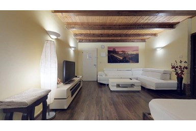 Lovely Place - לאבלי פלייס - יחידה 2