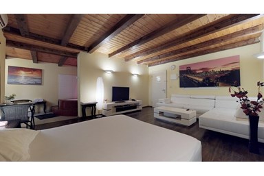 Lovely Place - לאבלי פלייס - יחידה 2