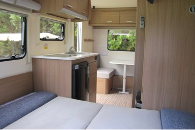 אירוח איריס - מתחם הקרוואנים