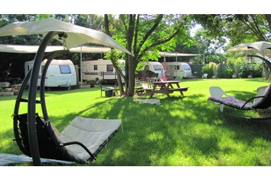 אירוח איריס - מתחם הקרוואנים