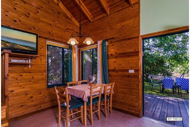 בפרדס - בקתת אשכולית