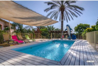 בפרדס - בקתת תפוז