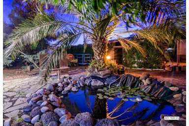 בפרדס - בקתת אשכולית