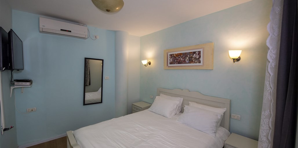 הבית במטע AMR_4675.jpg