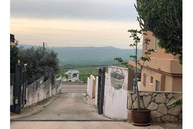 שקיעה באופק - הבריכה ומרפסת נוף