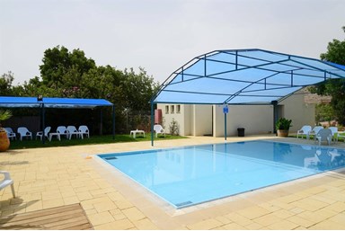 שניר אירוח בוטיק - הבריכה ומרחב האירוח