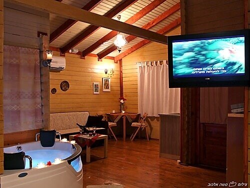 קסם האשוח הבקתות (6).jpg