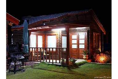 קסם האשוח - החצר והנוף