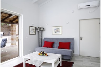 אודם האלה - כליל החורש ופריחת השקד