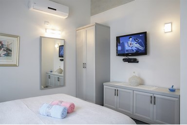 אודם האלה - כליל החורש ופריחת השקד