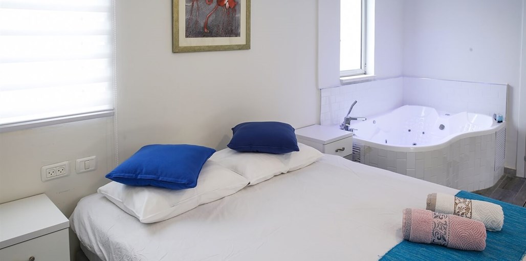 אודם האלה עץ התות (2).jpg