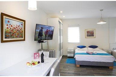 אודם האלה - צימר עץ התות