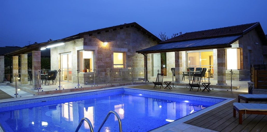 אודם האלה דף הבית (1).jpg