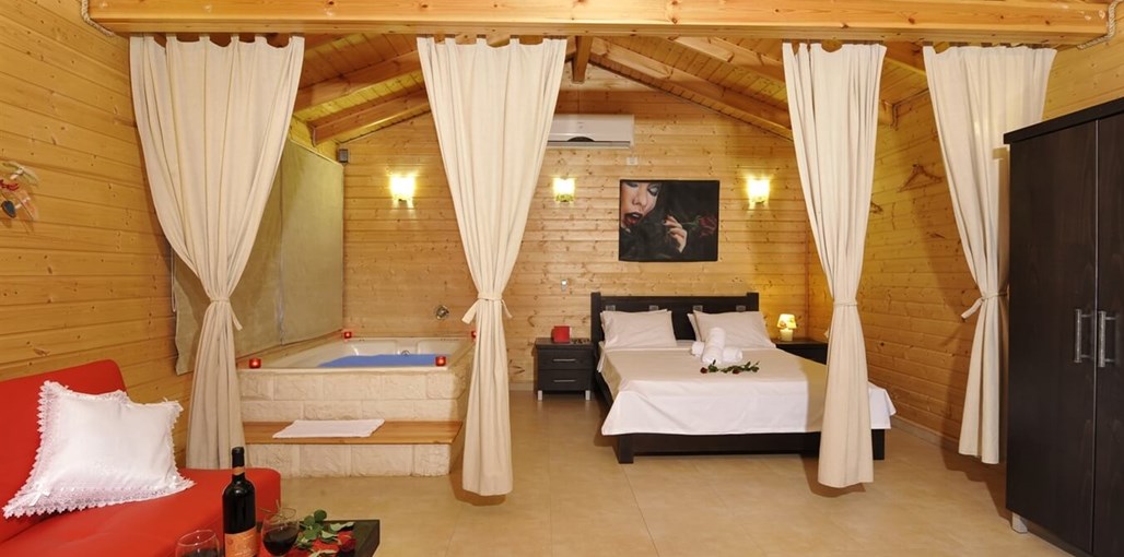 אצולת הכפר בקתות (3).jpg