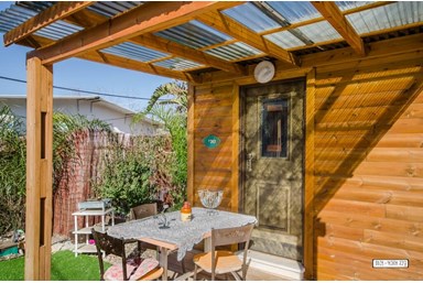 בצל הפסיפלורה