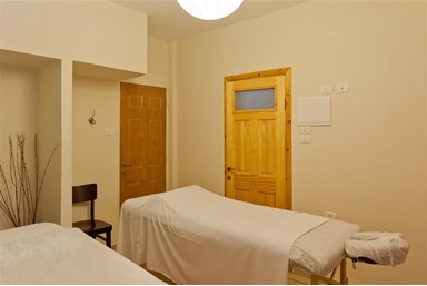 דולפין וילג' - החצר