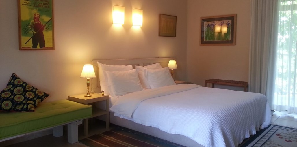 חצר שולמית חדרים (3).jpg