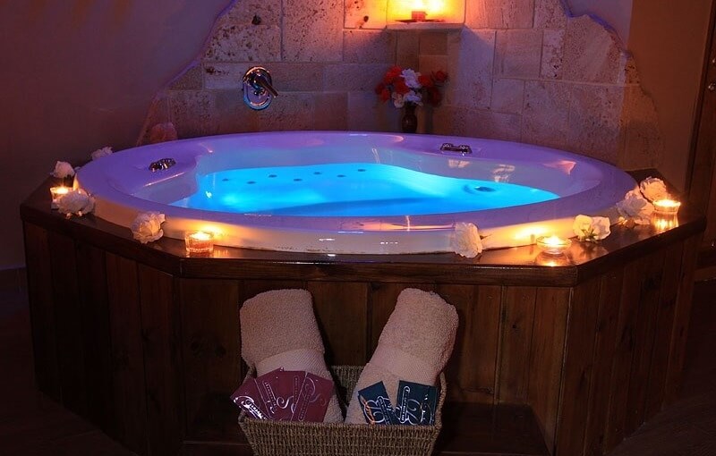 בצל הדקלים הסוויטות (50).jpg