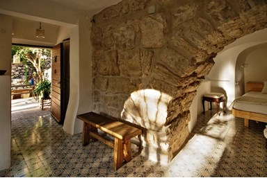 הקן בית נופש רומנטי בעין כרם - בית הנופש