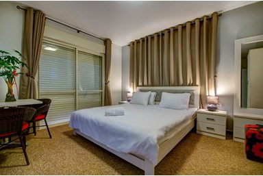 מרכז הירח - Moon Center - החדרים