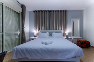 מרכז הירח - Moon Center - החדרים