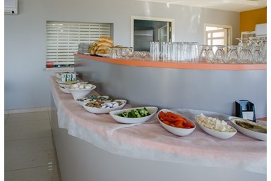 מרכז הירח - Moon Center - הנוף, הלובי וחדר אוכל