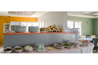 מרכז הירח - Moon Center - הנוף, הלובי וחדר אוכל