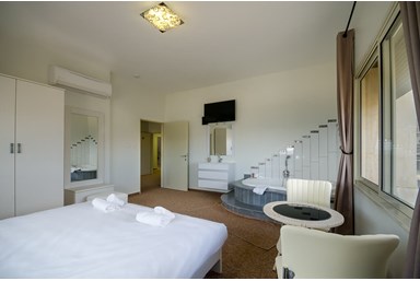 מרכז הירח - Moon Center - הסוויטות