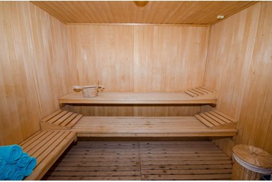 אחוזת רנסנס - החצר והבריכה