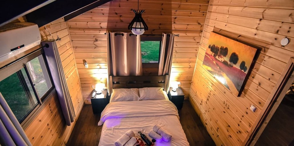 רחש הגלים בקתות העץ (10).JPG