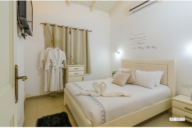 סוויטות בר בגולן - הג'קוזי והבריכה