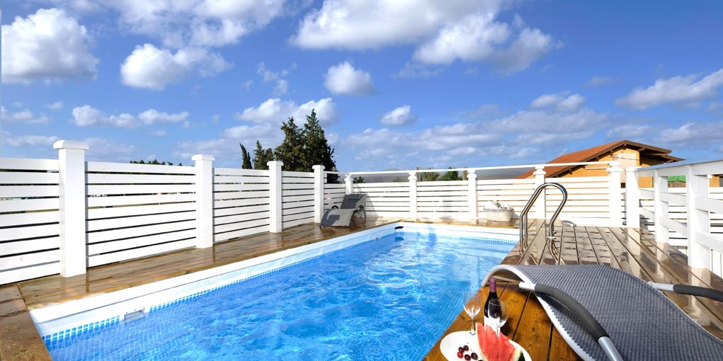 זריחת הירדן בכנרת החצר והבריכה (13).jpg