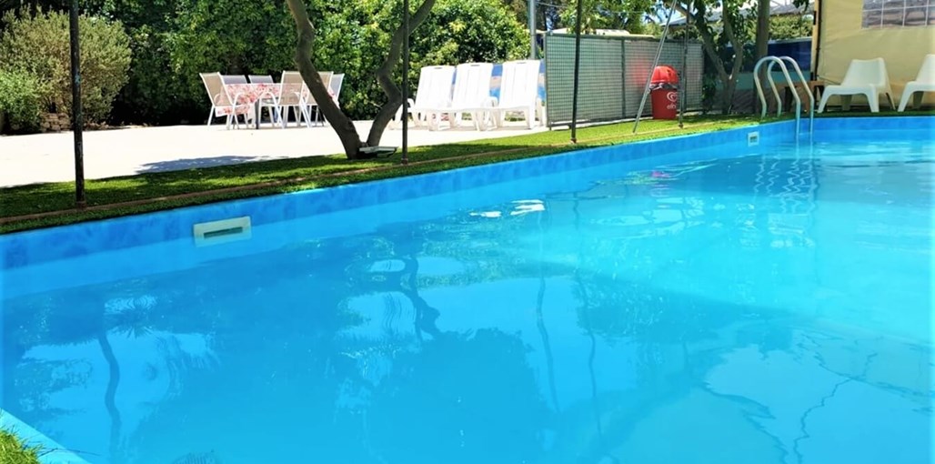 בקתות גב ההר חצר גב ההר (3).jpg