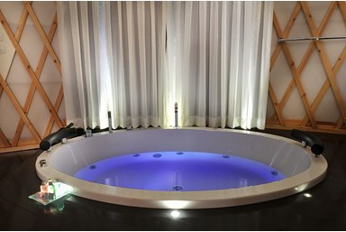 גן המלכים - היורט הנשיאותי