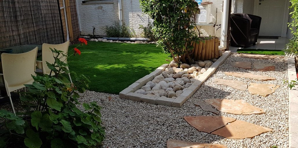 תמר על הים אפק3.jpg