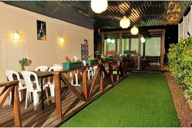 הולידיי פלייס - Holiday Place