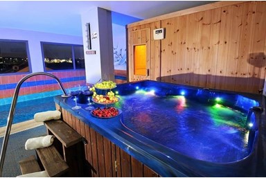 הולידיי פלייס - Holiday Place