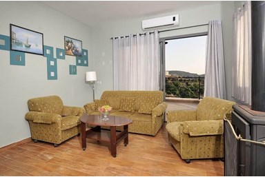 הולידיי פלייס - Holiday Place