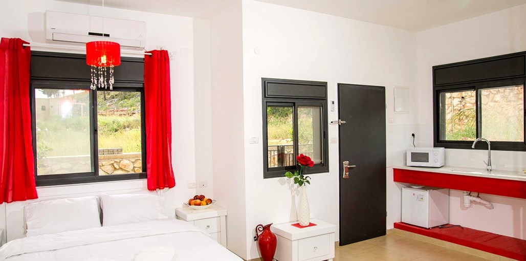 אחוזת הדר - ראש פינה ראשי.jpg