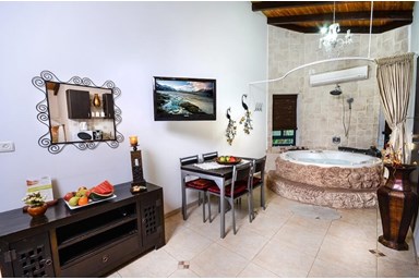 אהבה במושבה - סוויטת פנינה 