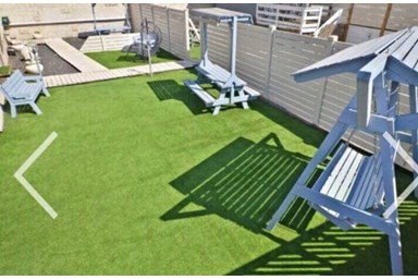  בדלתון - החצר והבריכה