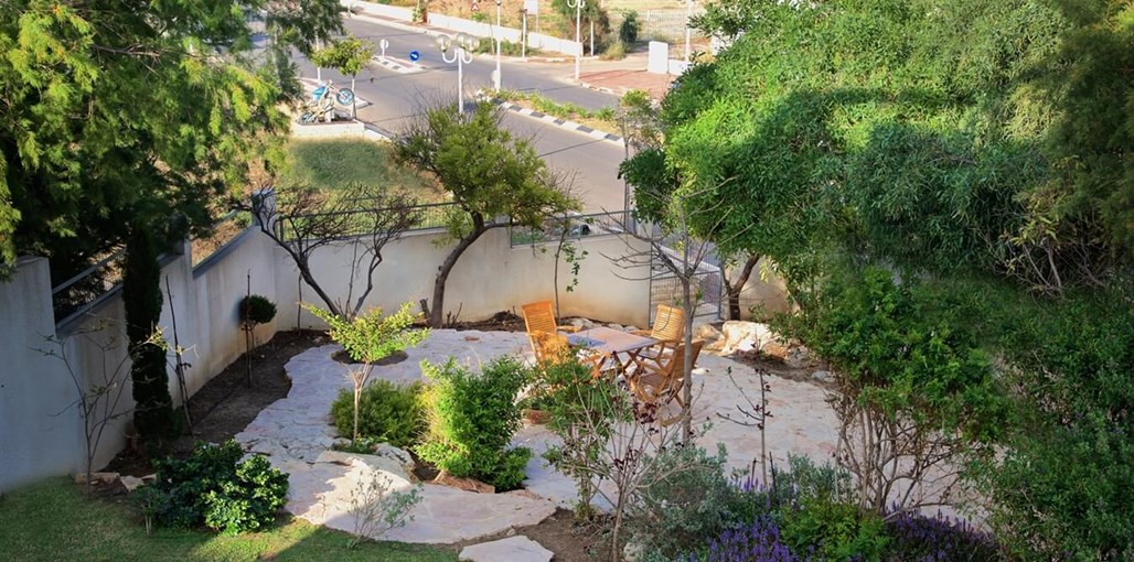 וילה על הים חצר וים (6).jpg