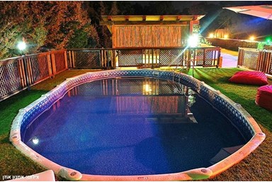 קסם התמר - החצר והבריכה