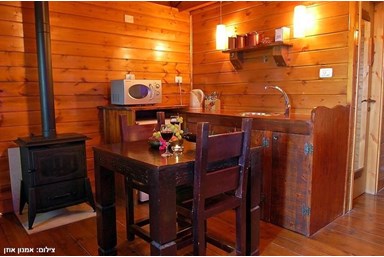 קסם התמר - בקתות העץ