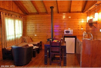 קסם התמר - בקתות העץ