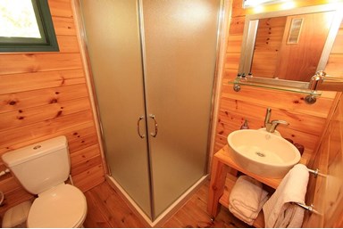 הצימר של צימוקי - בקתות העץ