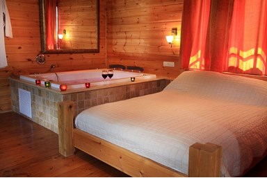 הצימר של צימוקי - בקתות העץ