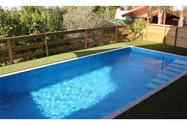 הצימר של צימוקי - חצר המתחם