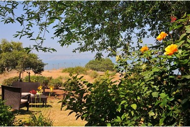 קסם על ים כנרת - החצר הפרטית 