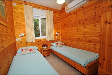 קסם על ים כנרת - הבקתות